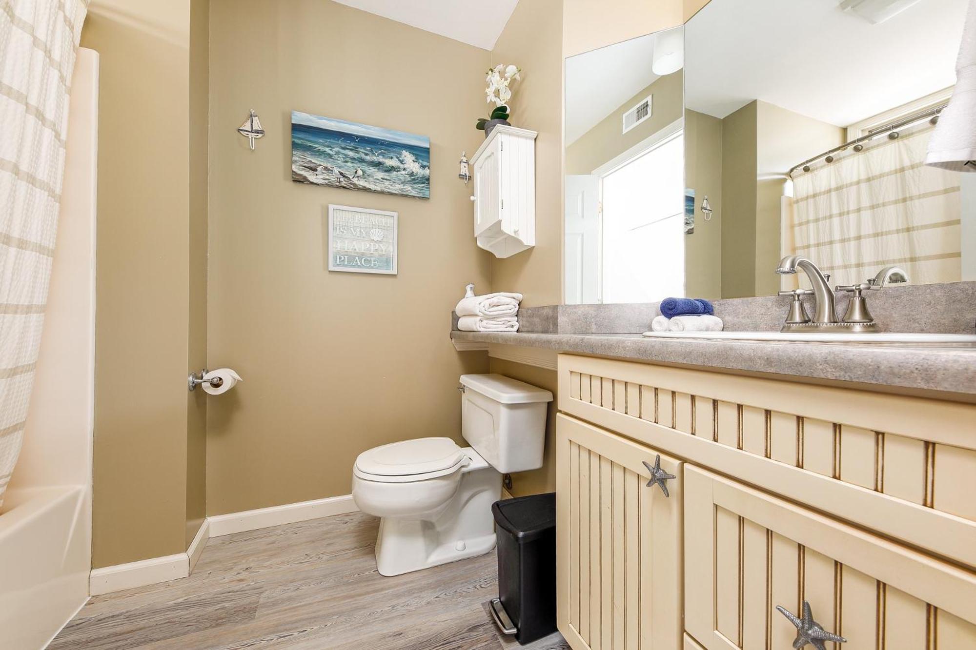 Gorgeous 2 Bedroom Lake View Condo Traverse City Exterior photo